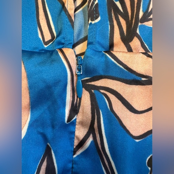 NWT Reiss Blue Sarah Printed Flutter Sleeves Peek-a-Boo back knee length XS - Picture 6 of 14